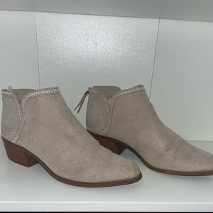 Beige/tan Ankle Boots